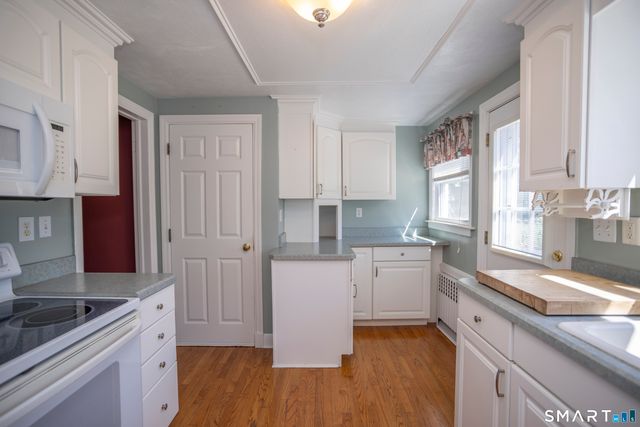 32 King Street, Old Saybrook, CT 06475