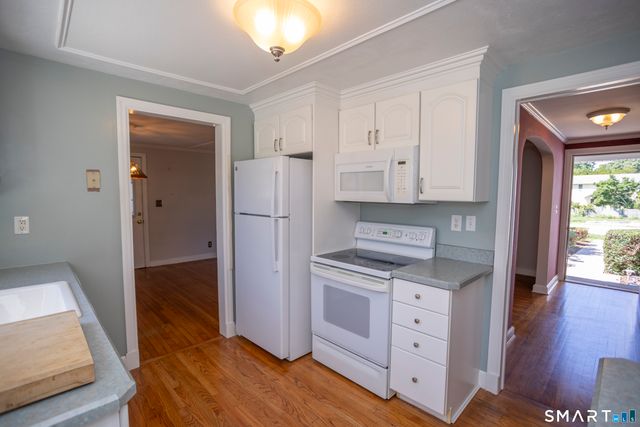 32 King Street, Old Saybrook, CT 06475