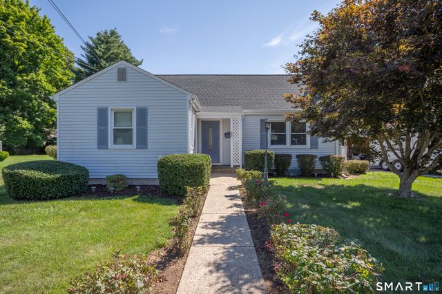 32 King Street, Old Saybrook, CT 06475