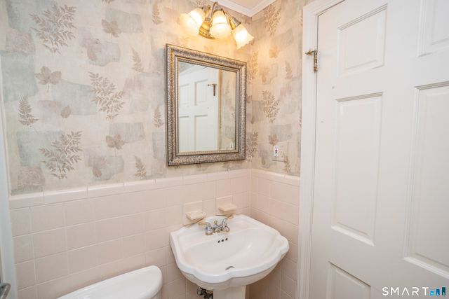 32 King Street, Old Saybrook, CT 06475