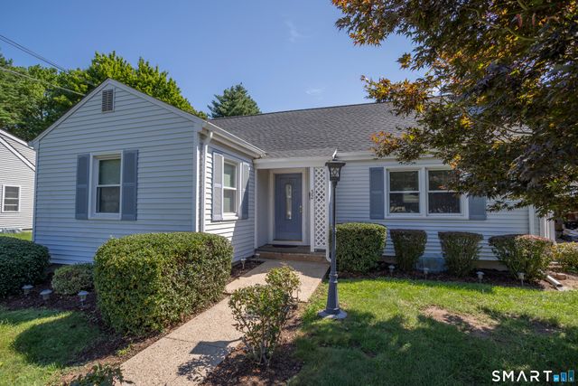 32 King Street, Old Saybrook, CT 06475