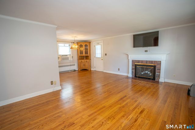 32 King Street, Old Saybrook, CT 06475