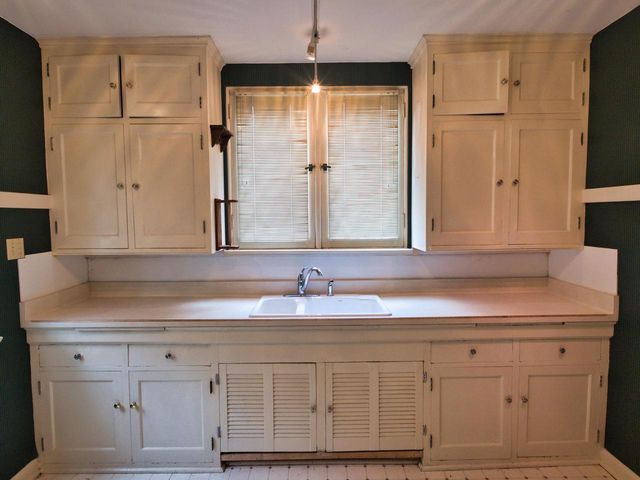 331 N 50th STREET, Milwaukee, WI 53208