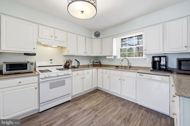 3202 OAKWOOD DR, Hammonton, NJ 08037