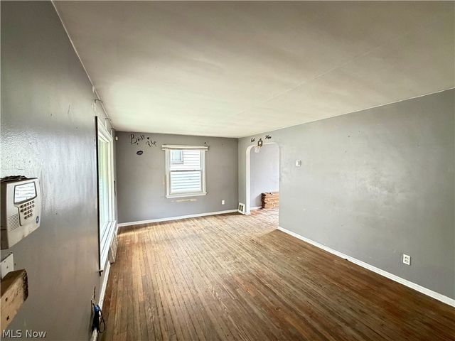 12402 Imperial Avenue, Cleveland, OH 44120