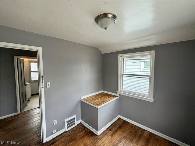 12402 Imperial Avenue, Cleveland, OH 44120