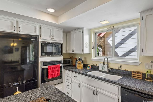 109 LONG BOW RD, Shavano Park, TX 78231
