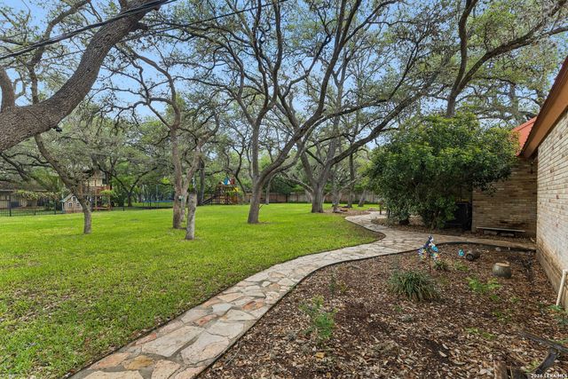 109 LONG BOW RD, Shavano Park, TX 78231