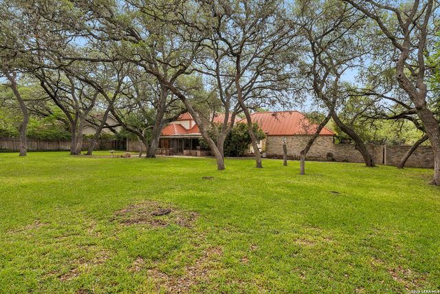 109 LONG BOW RD, Shavano Park, TX 78231
