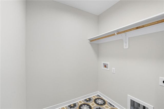 205 NW Orchard Court, Lee's Summit, MO 64063