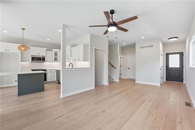 205 NW Orchard Court, Lee's Summit, MO 64063