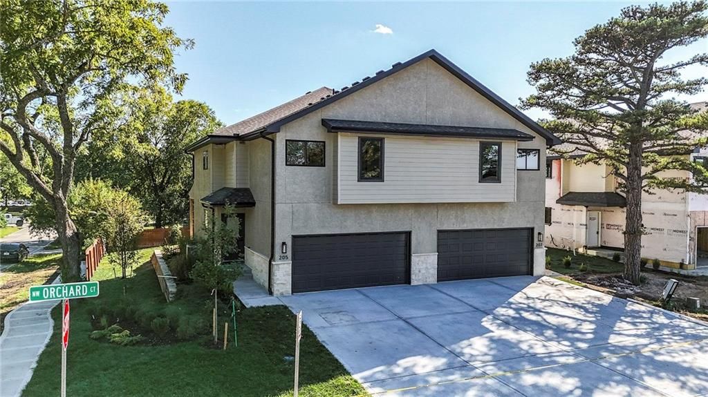 205 NW Orchard Court, Lee's Summit, MO 64063