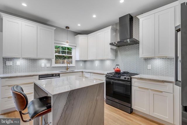 1507-D N COLONIAL TER, Arlington, VA 22209