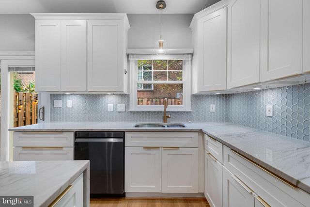 1507-D N COLONIAL TER, Arlington, VA 22209