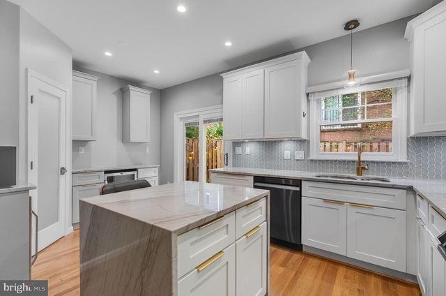 1507-D N COLONIAL TER, Arlington, VA 22209