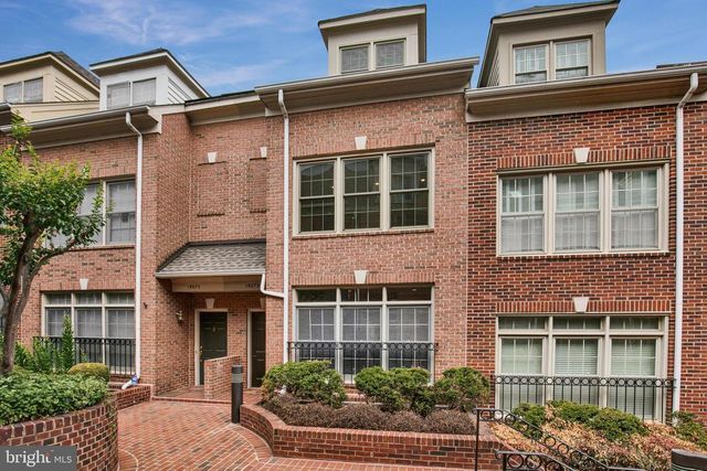 1507-D N COLONIAL TER, Arlington, VA 22209