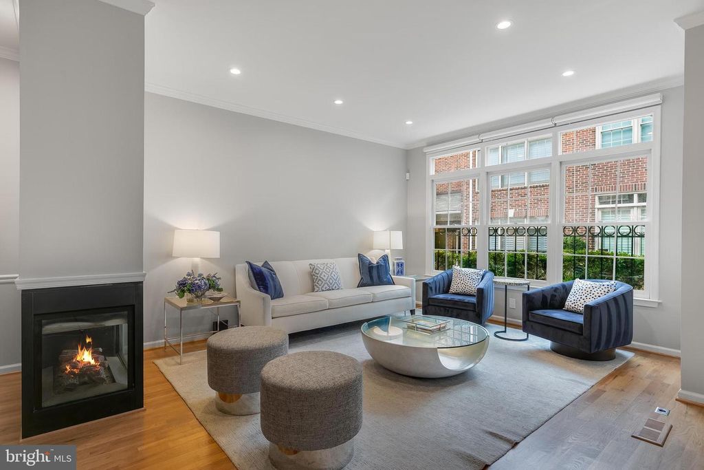 1507-D N COLONIAL TER, Arlington, VA 22209