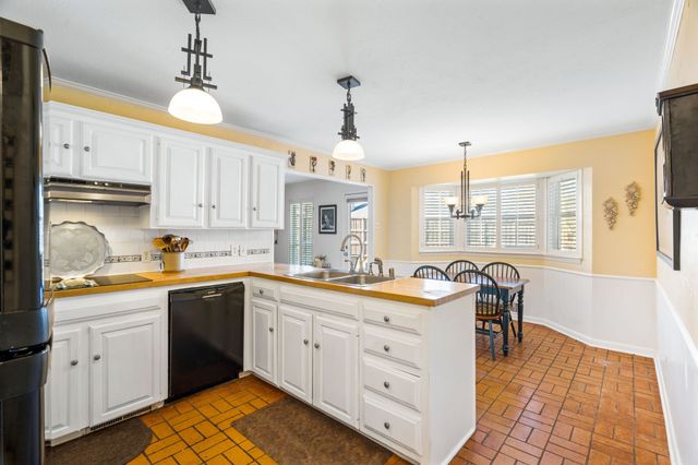 422 Ridge Crest Drive, Richardson, TX 75080