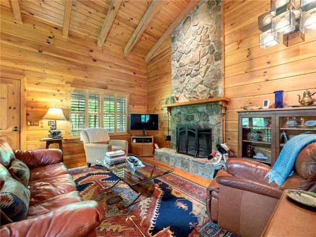 1402 Henderson Mountain Road, Jasper, GA 30143