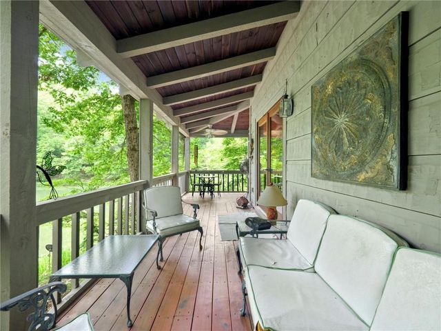 1402 Henderson Mountain Road, Jasper, GA 30143