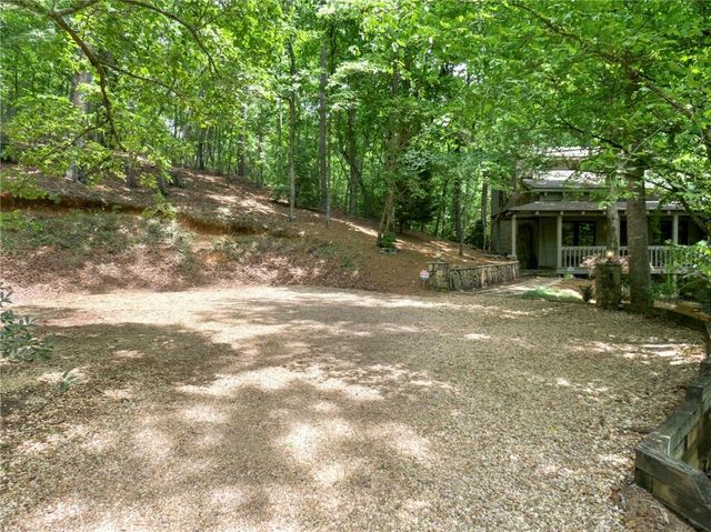 1402 Henderson Mountain Road, Jasper, GA 30143