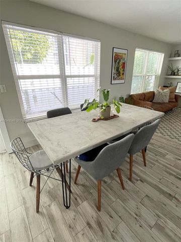 1059 Washington St, Hollywood, FL 33019