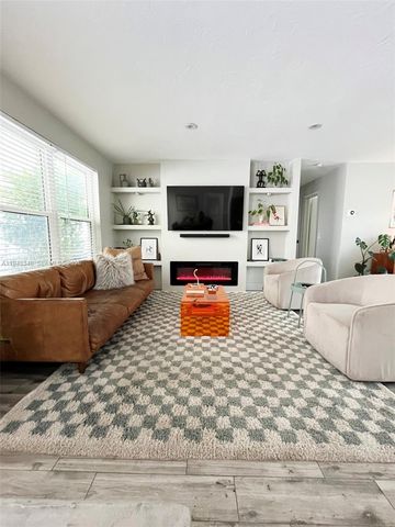 1059 Washington St, Hollywood, FL 33019