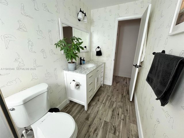 1059 Washington St, Hollywood, FL 33019