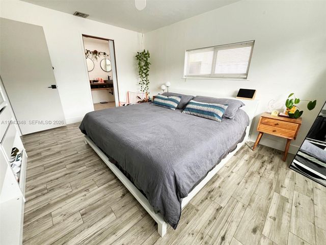 1059 Washington St, Hollywood, FL 33019