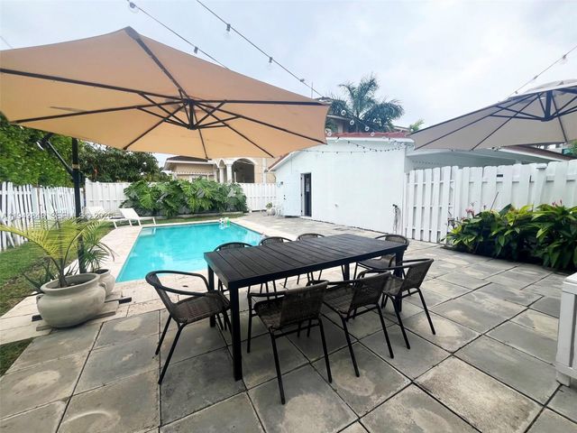 1059 Washington St, Hollywood, FL 33019