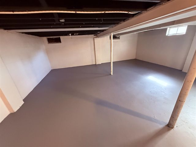 8134 Hudson Avenue, Warren, MI 48089