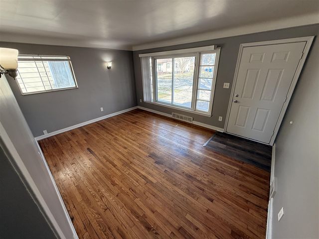 8134 Hudson Avenue, Warren, MI 48089