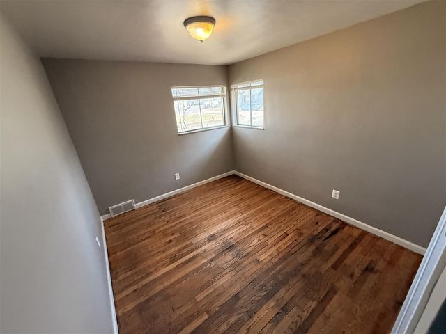 8134 Hudson Avenue, Warren, MI 48089