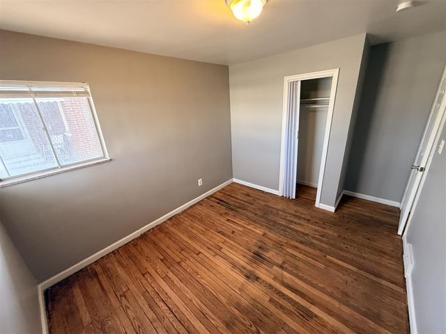 8134 Hudson Avenue, Warren, MI 48089