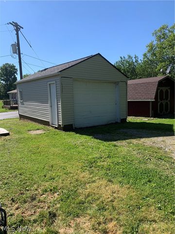 30382 State Route 172, East Rochester, OH 44625