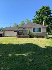 30382 State Route 172, East Rochester, OH 44625