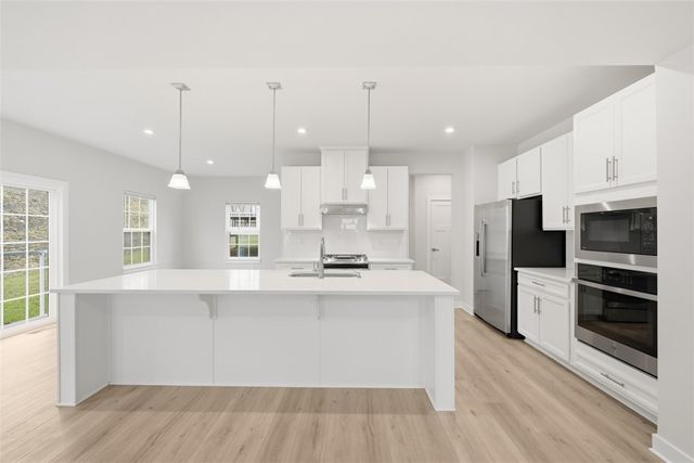 530 Blake Dr, Jackson Twp, PA 16063