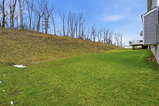 530 Blake Dr, Jackson Twp, PA 16063