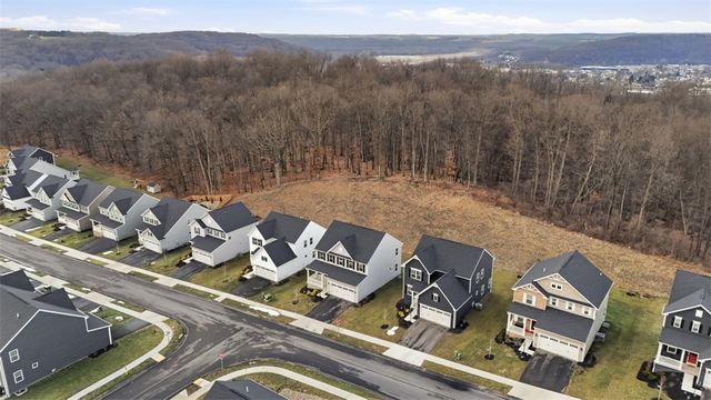 530 Blake Dr, Jackson Twp, PA 16063