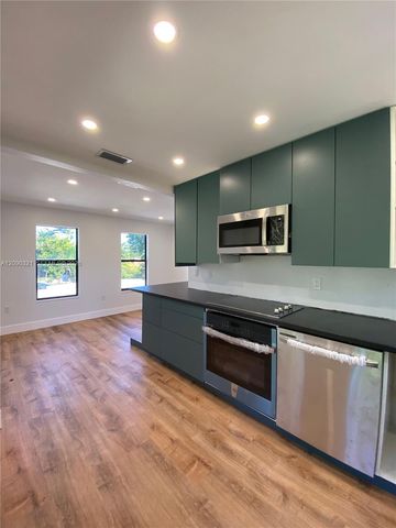 4224 SW 60th Place, South Miami, FL 33155