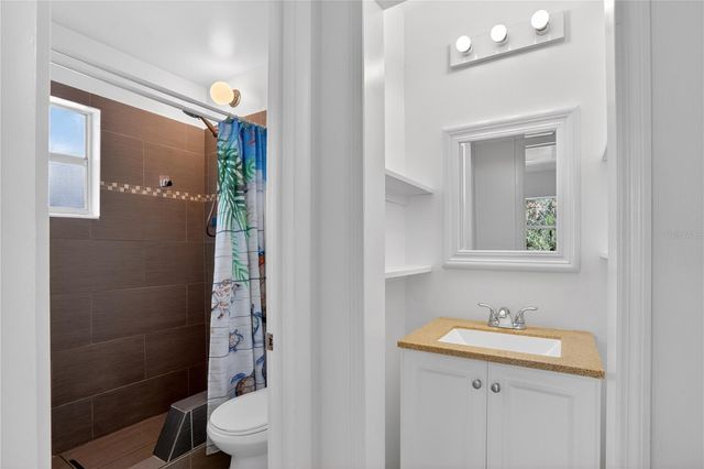 8071 RHEA CIRCLE, Orlando, FL 32807