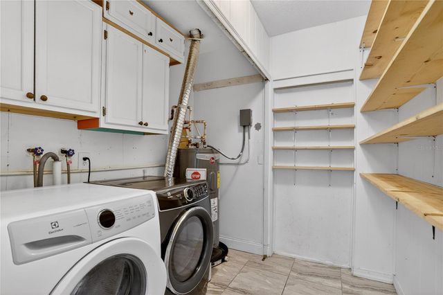 8071 RHEA CIRCLE, Orlando, FL 32807