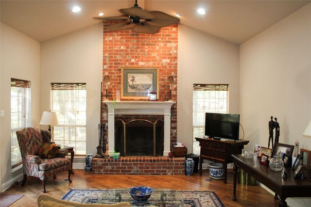 110 Bay Tree Trail, Mabank, TX 75156