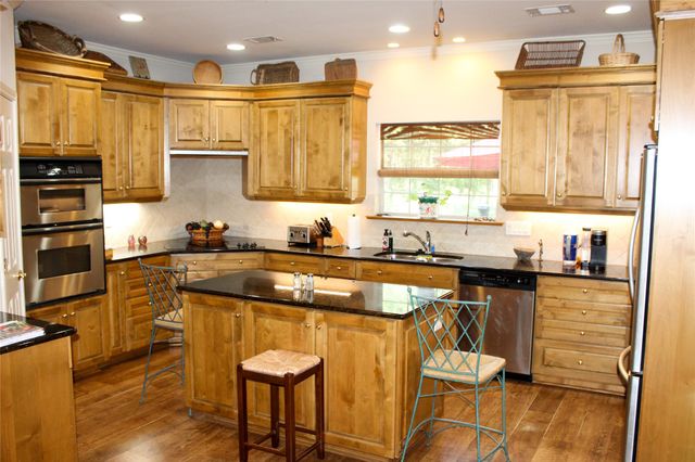 110 Bay Tree Trail, Mabank, TX 75156