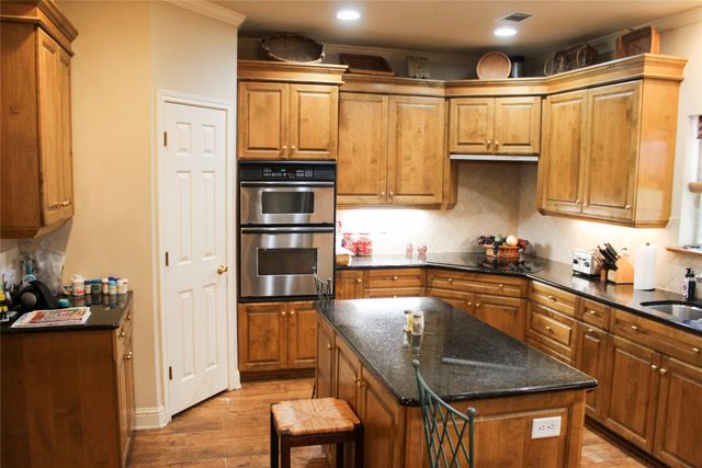 110 Bay Tree Trail, Mabank, TX 75156