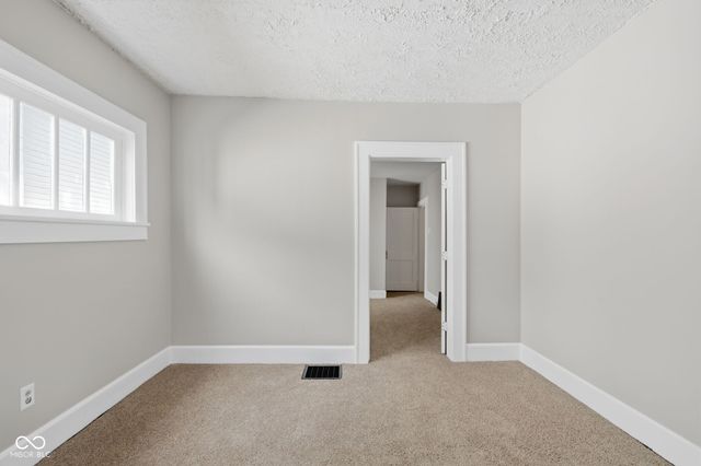 1324 W 4th Street, Anderson, IN 46016