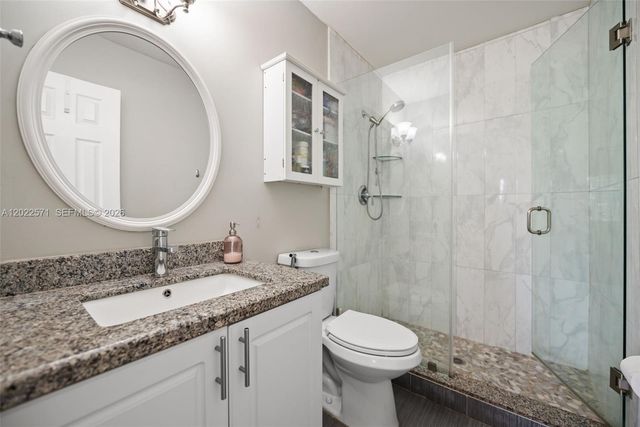 10049 Winding Lake Road 202, Sunrise, FL 33351