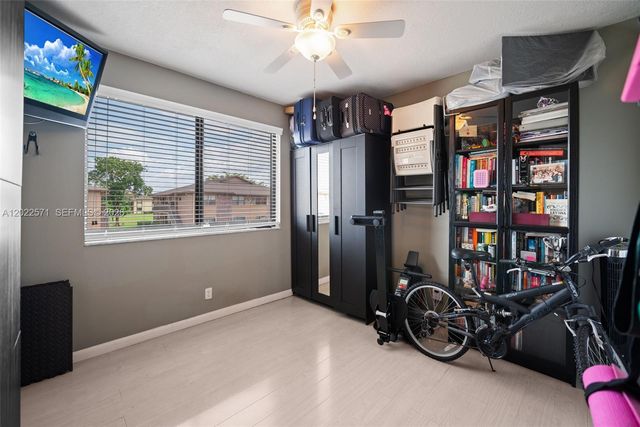 10049 Winding Lake Road 202, Sunrise, FL 33351