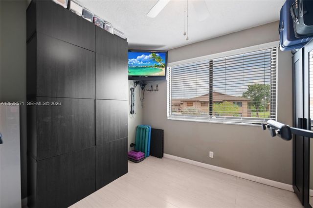 10049 Winding Lake Road 202, Sunrise, FL 33351