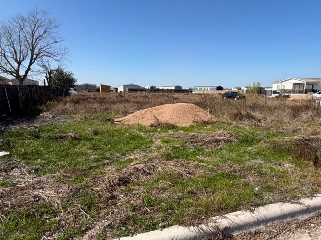 420 Arrowhead CV, Kyle, TX 78640